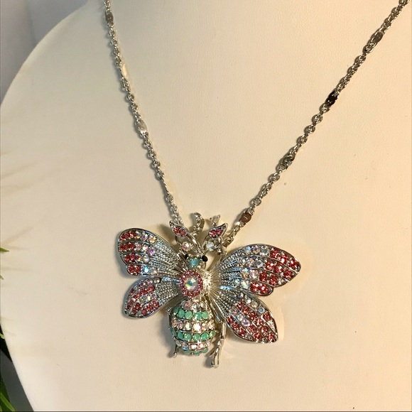 Beautiful Crystal Rhinestone Silver Tone Butterfly Necklace - Picture 7 of 7